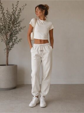 Fear of God Essentials Fleece Sweatpants – Women’s Size Small